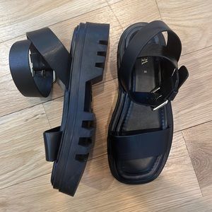 Zara platform leather sandal (EU 38)